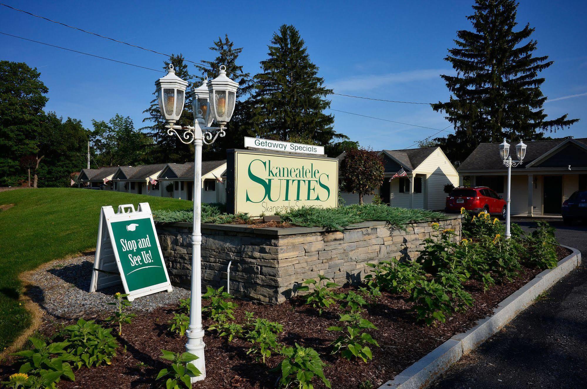 Skaneateles Suites Exterior foto