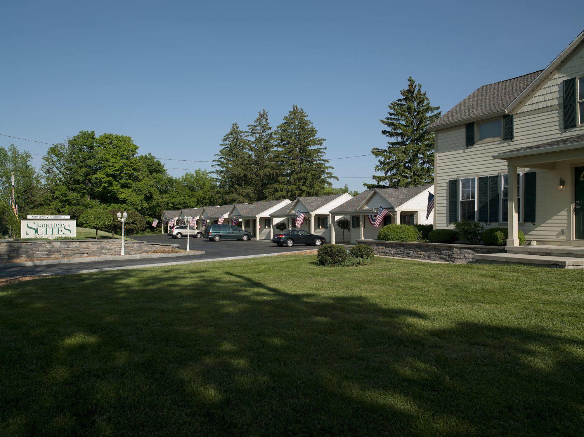 Skaneateles Suites Exterior foto