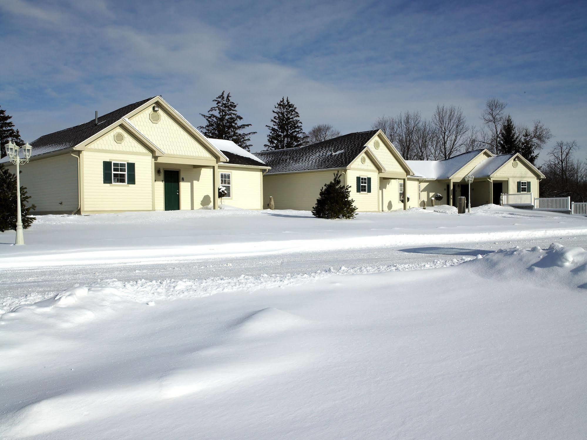 Skaneateles Suites Exterior foto