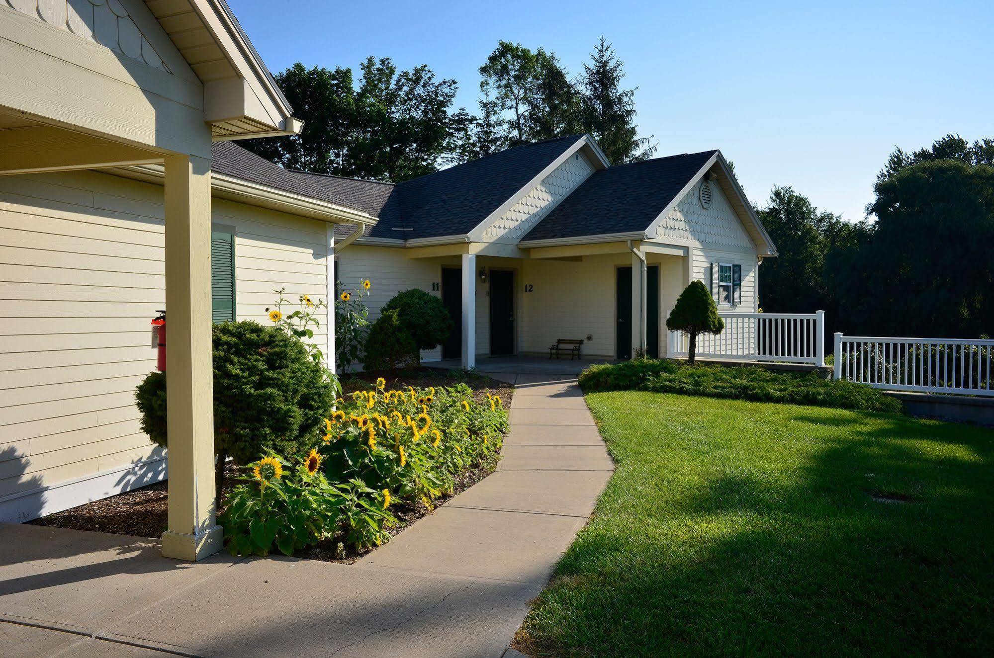 Skaneateles Suites Exterior foto